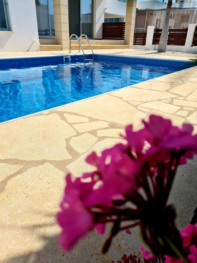 Modern Villa, 4 Bedrooms, Private Pool, Close To Coral Bay Strip Peyia Bagian luar foto